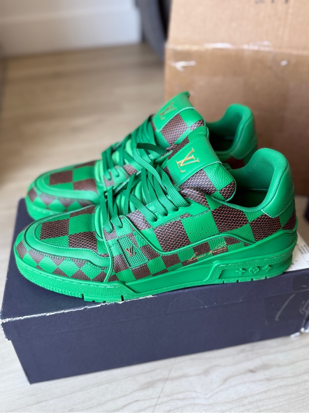 Louis Vuitton Green and Brown Checkerboard Low-Top Sneaker - Picture 7 of 11